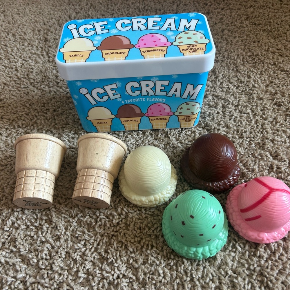 Melissa & Doug Ice Cream Set